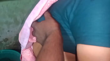 Desi – House cleaning aunty porn video