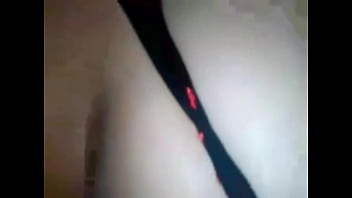 Vecina del barrio quiere conocer mi cuarto de musica y aprovecho para cojermela.