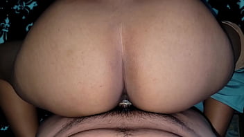 MI CUñADA LATINA COLOMBIANA ESTABA EN CASA ELLA MUY CALIENTE ME MOSTRO SU HERMOSO CULO- PORNO EN ESPAñOL- ASI DE FACIL ES COGER A MI CUñADA