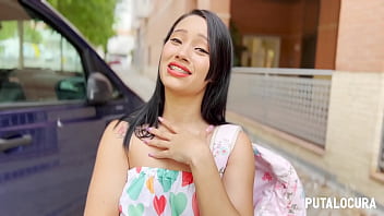 PutaLocura – La colombiana hermosa Lía Ponce es pillada por Torbe y folla guarro