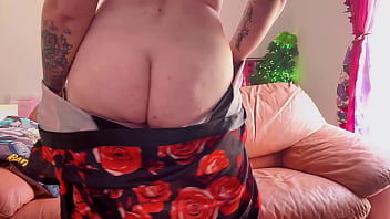 mommy teases you with big ass