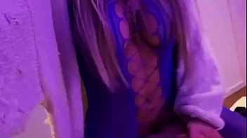 ELA ME PEGOU POR TRAS E ME FODEU