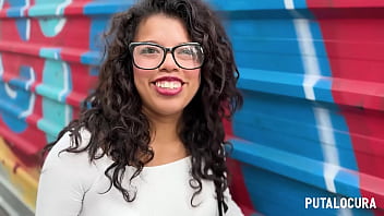 PutaLocura – Culona jovencita Laura Love se corre a chorros en Pilladas