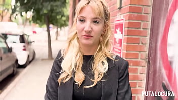 PutaLocura – La argentina caliente Agustina es pillada por Torbe en la calle y se lo folla