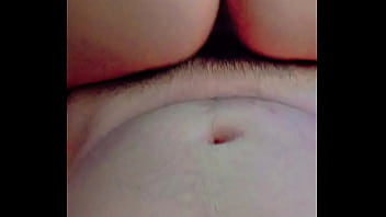 Esposa infiel – Busca placer cuando está sola
