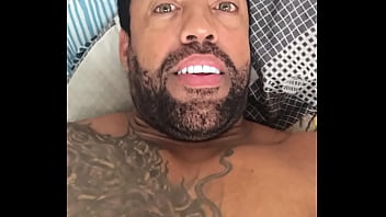 Homem negro e peludo com uma africana linda rasgando seu belo cuzinho sem camisinha