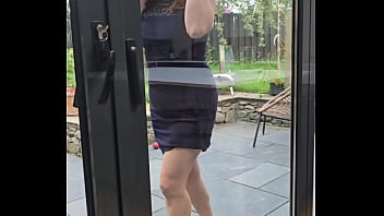 Pee desperation Tease you with a sneaky pee as I take a call