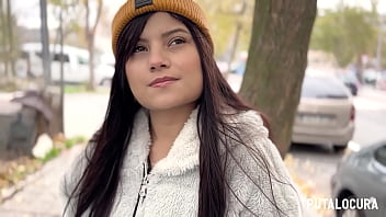 PutaLocura – La estudiante inocente Sofía Mayers folla muy duro con Torbe en pilladas