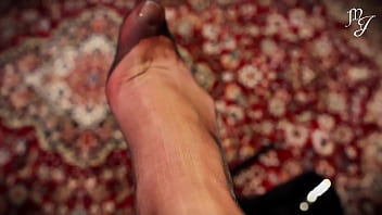 POV JOI: Release at My Nylon Feet, 3s Countdown – Mistress Julia